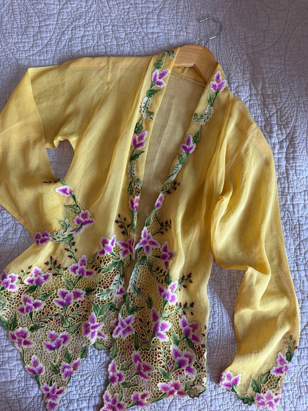 Vintage Floral Embroidered Kebaya